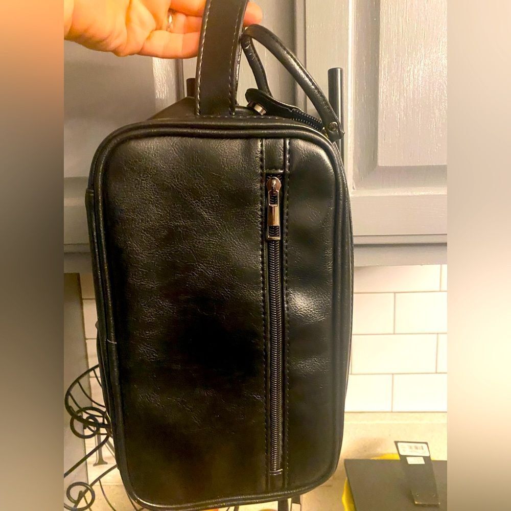 Men’s toiletry bag